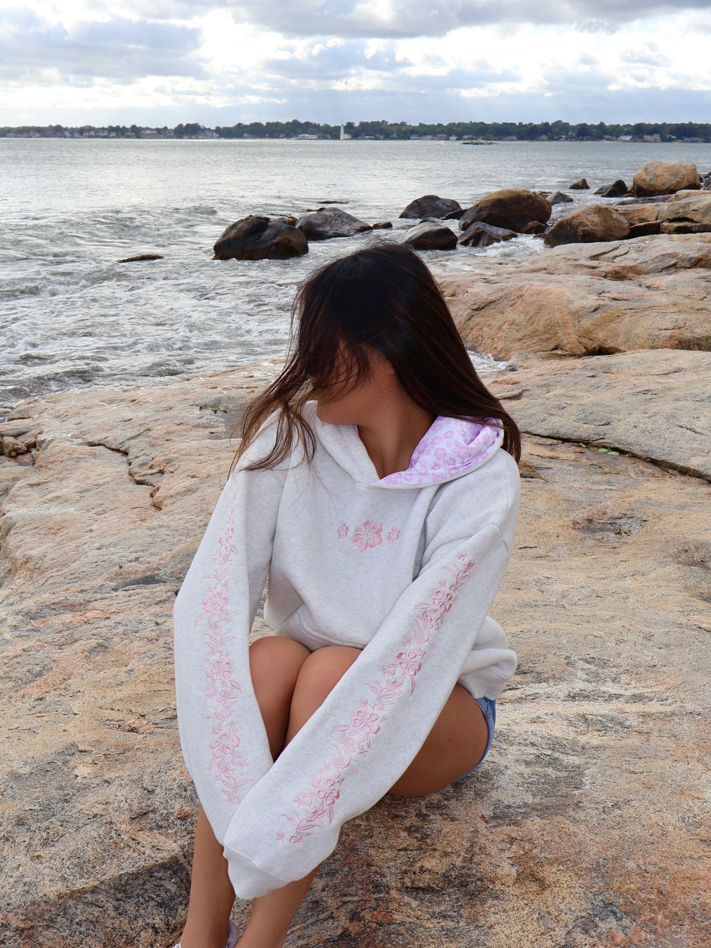 Hibiscus Hoodie in Heather Blush