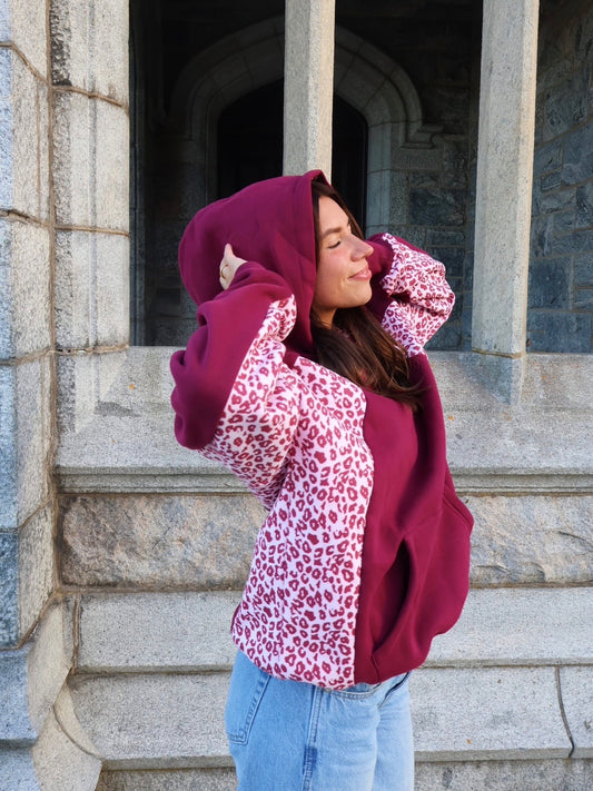 Campus Hoodie in Burgundy Leopard