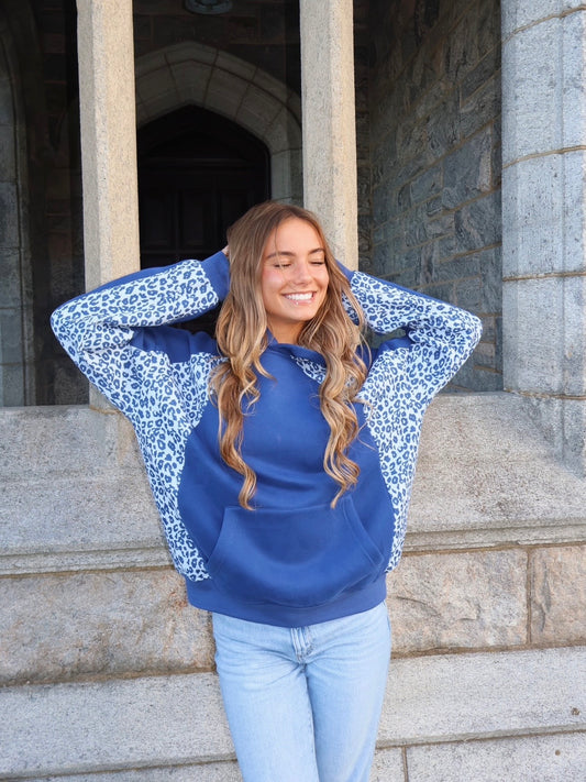 Campus Hoodie in Navy Leopard